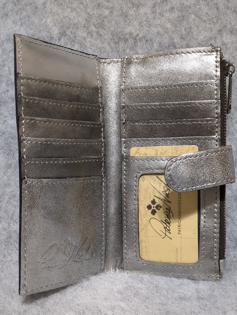 Patricia Nash Nazari Metallic Leather Wallet Silver Bifold Zip Coin - Picture 3 of 11